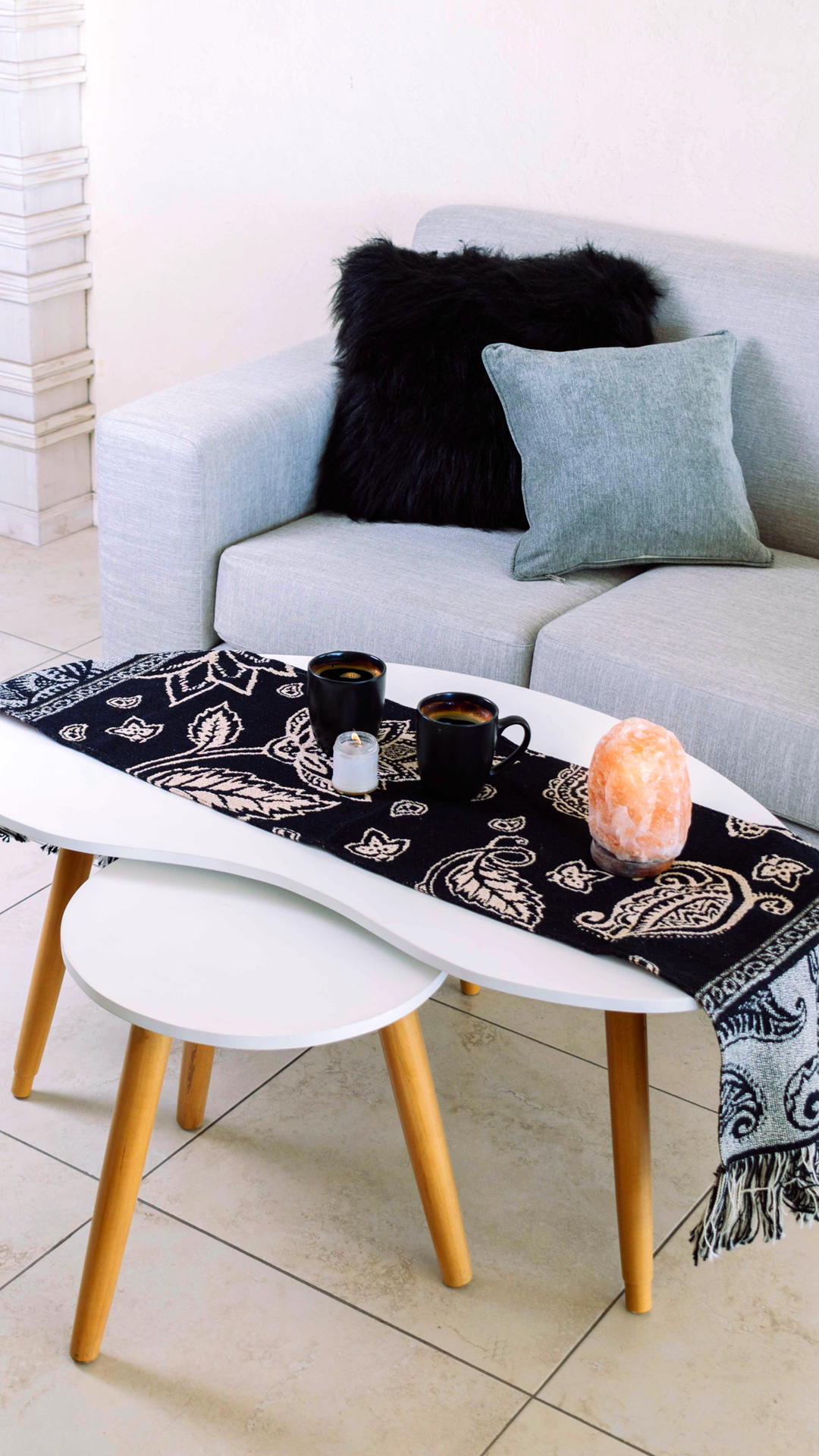 Sillón gris dos cuerpos