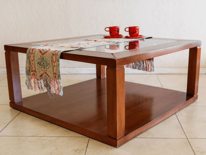 Mesa de living cuadrada estructura de madera y vidrio estilo contemporaneo y elegante