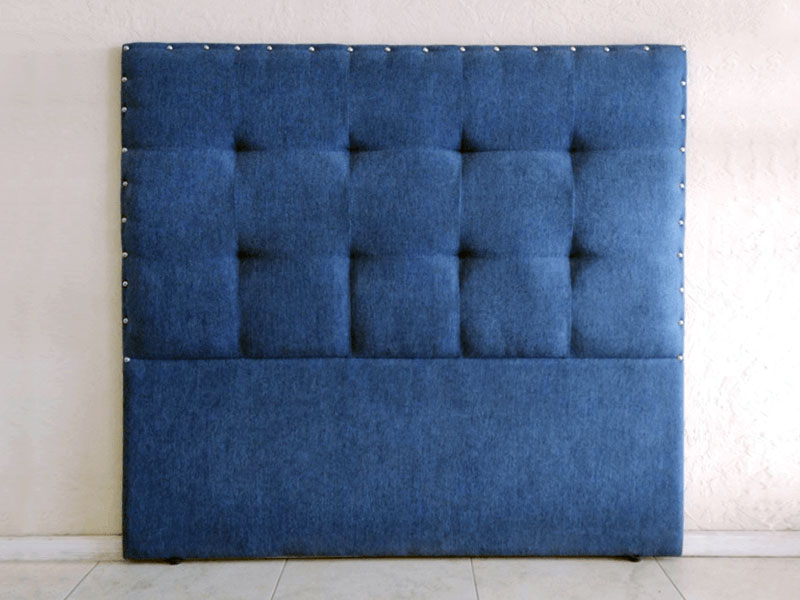 Respaldo moderno tapizado azul