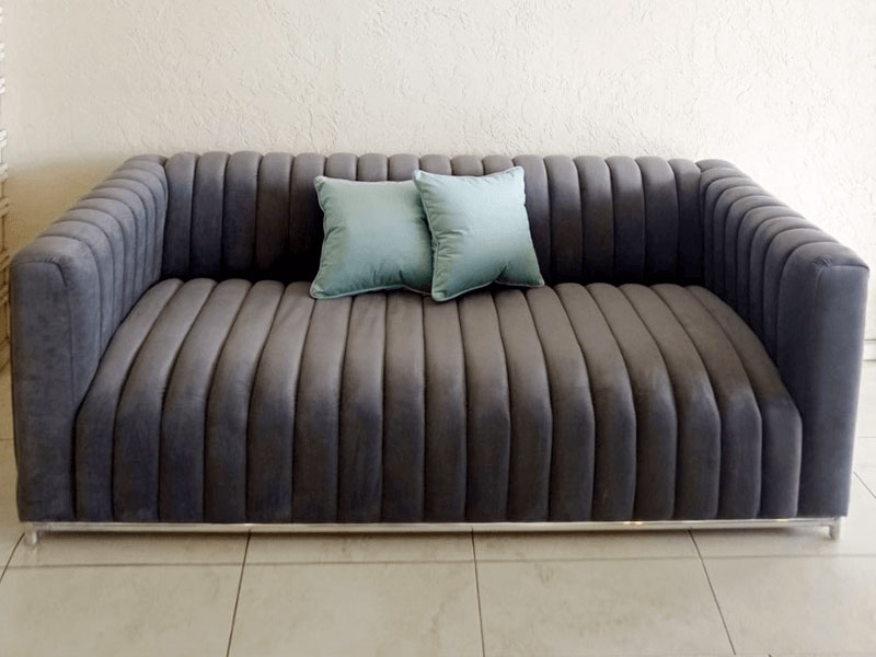 Sofá Cannes tapizado color gris